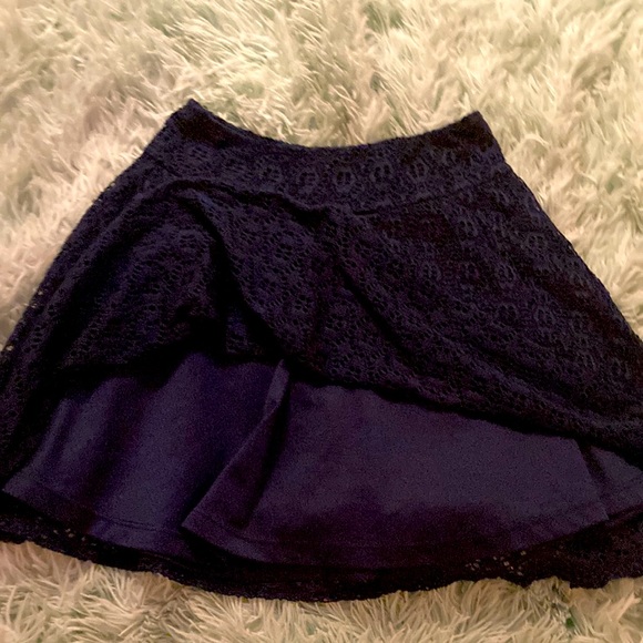 Cute short navy blue skirt - Picture 3 of 5